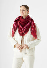 Load image into Gallery viewer, Codello Printed Leopard Scarf in Red
