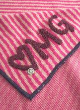 Load image into Gallery viewer, Codello Striped Triangular Scarf with neon in Pink
