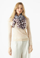 Load image into Gallery viewer, Codello Scarf with a Fur Heart Print in Black
