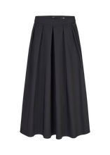 Load image into Gallery viewer, Riani Japan Taffeta Skirt in Black
