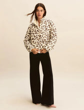 Load image into Gallery viewer, Emme Patio Reversible Puffer in Leopard
