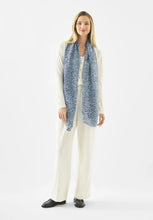Load image into Gallery viewer, Codello Printed Leo Scarf in Blue
