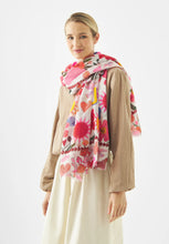 Load image into Gallery viewer, Codello Printed Bisou Scarf in Red
