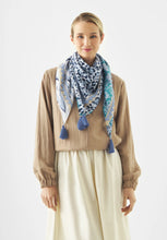 Load image into Gallery viewer, Codello Animal Print Scarf in Blue
