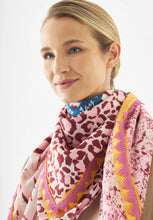 Load image into Gallery viewer, Codello Animal Print Scarf in Pink
