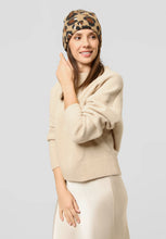 Load image into Gallery viewer, Codello Knitted Beanie with Leapord Pattern
