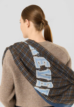Load image into Gallery viewer, Codello Checkered Scarf with Always Forever

