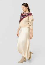 Load image into Gallery viewer, Codello Silk Scarf with Floral Pattern and Leopard
