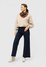 Load image into Gallery viewer, Codello Noble Scarf made of Wool with Leopard Pattern
