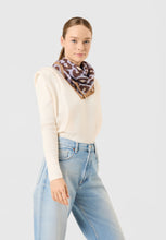 Load image into Gallery viewer, Codello Noble Scarf made of Wool with Leopard Pattern
