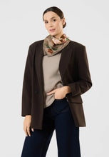 Load image into Gallery viewer, Codello Silk Shawl with Teddy Bear Motif
