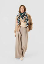 Load image into Gallery viewer, Codello Peanut Snoopy and Woodstock Scarf
