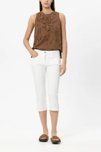 Load image into Gallery viewer, Luisa Cerano Skinny Capri Denim in White
