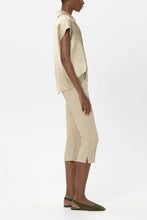 Load image into Gallery viewer, Luisa Cerano Skinny Capri Denim in Sand
