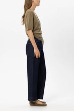 Load image into Gallery viewer, Luisa Cerano Authentic Barrel-Leg Jeans in Denim
