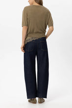 Load image into Gallery viewer, Luisa Cerano Authentic Barrel-Leg Jeans in Denim
