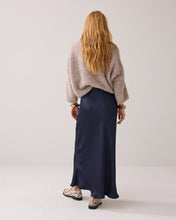 Load image into Gallery viewer, Summum Long Shiny Skirt in Navy
