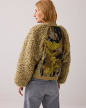 Load image into Gallery viewer, Summum Bomber Teddy Jacket in Green
