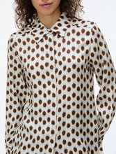 Load image into Gallery viewer, iBlues Odissea Figure-Skimming Shirt in Ivory

