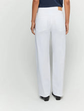 Load image into Gallery viewer, iBlue Onore Flared Trousers in White
