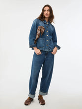 Load image into Gallery viewer, iBlues Charlotte Barrel-Leg Jeans in Blue
