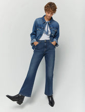 Load image into Gallery viewer, iBlue Marylinpowe Bootcut Jeans in Blue
