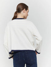 Load image into Gallery viewer, iBlue Descal Boxy Jacket in White/Navy
