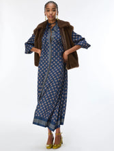 Load image into Gallery viewer, iBlues Epoche Fluffy Gilet in Brown
