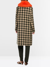Load image into Gallery viewer, MarcCain Houndstooth Coat with Faux Fur Collar in Tan
