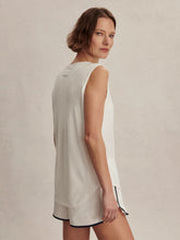 Load image into Gallery viewer, Varley Nolan Seamless Longline Tee in White
