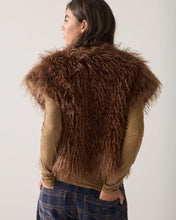 Load image into Gallery viewer, Summum Faux Fur Gilet
