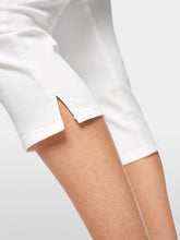 Load image into Gallery viewer, MarcCain Silea Capri Jeans in White
