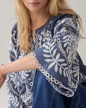 Load image into Gallery viewer, Summum 2s3414 Top Chambray embroidered
