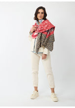 Load image into Gallery viewer, Codello Scarf with Printed Mixed Pattern in Red
