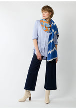 Load image into Gallery viewer, Codello Scarf in a Narrow Size with a ZigZag Pattern in Blue
