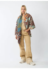 Load image into Gallery viewer, Codello Scarf with Printed Leopard Camou Mix in Green
