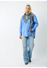 Load image into Gallery viewer, Codello Scarf with Striking Seal Motif in Blue
