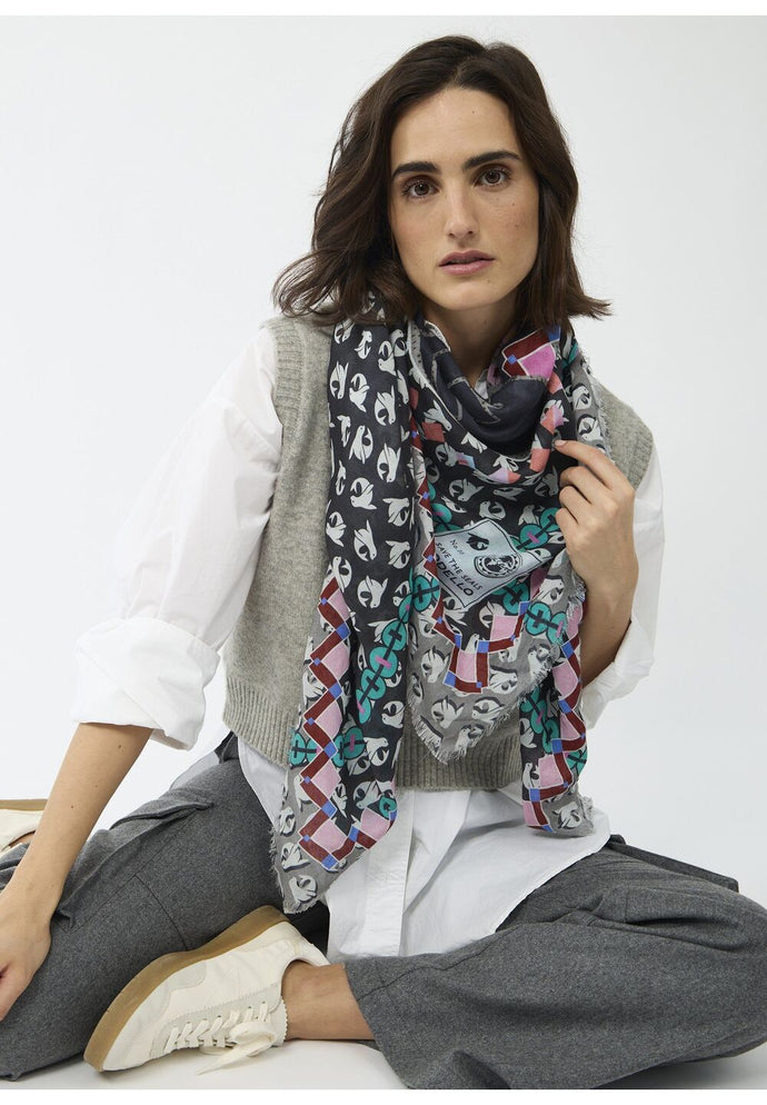 Codello Scarf with Striking Seal Motif in Grey