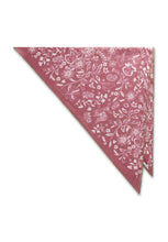 Load image into Gallery viewer, Codello Triangular Scarf with Floral Pattern in Pink
