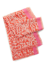 Load image into Gallery viewer, Codello Narrow Jacquard Scarf in Red
