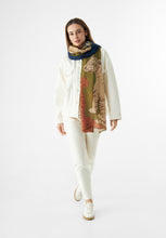 Load image into Gallery viewer, Codello Animal Motifs Scarf in Green
