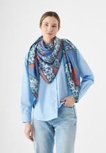Load image into Gallery viewer, Codello Soft Triangle Scarf in Blue
