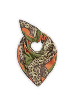 Load image into Gallery viewer, Codello Soft Triangle Scarf In Green Leapord
