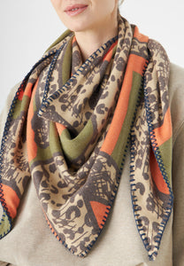 Codello Soft Triangle Scarf In Green Leapord