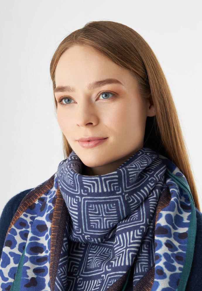 Codello Premium Scarf with Graphic Pattern in Blue