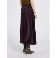 Load image into Gallery viewer, Marella Esodo Pleated Skirt in Blackberry
