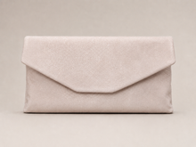 Load image into Gallery viewer, Le Babe Clutch Bag in Pink
