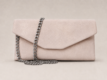 Load image into Gallery viewer, Le Babe Clutch Bag in Pink
