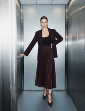 Load image into Gallery viewer, Marella Esodo Pleated Skirt in Blackberry

