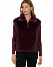 Load image into Gallery viewer, OakWood Yasmine Faux Fur with Collor in Porto
